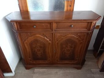 Starožitný příborník / komoda / skříňka / kredenc