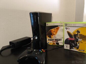 Xbox 360 Slim 1x ovladač 2x hra 250gb hdd