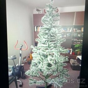Prodám vánoční umělý stromek, výška cca 230cm