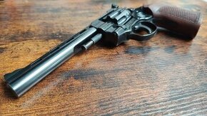Flobert revolver ARMINIUS HW 4/6" cal. 4mm Flobert - TOP