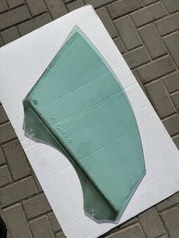 Audi Q5 okno sklo řidiče