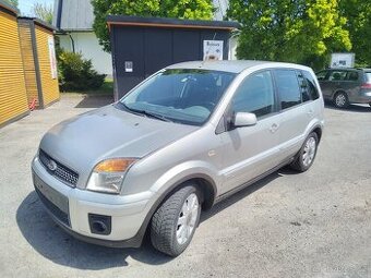 Prodám Ford fusion plus 1.4 59kw nová tk