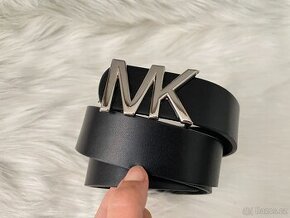 Michael Kors opasok