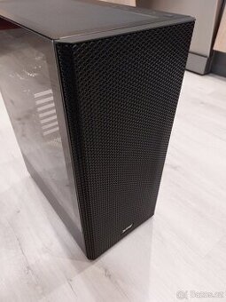 PC skříň ADATA XPG WALOR MESH- nová v záruce