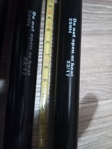 4 písty, 250N, 50cm, černé - 1