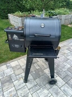 Peletový gril Pit Boss 550