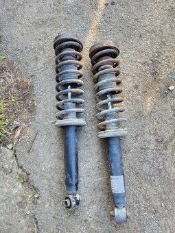 Zadni odpružení bmw e38