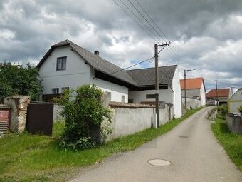 Prodej menšího RD do L s nádvořím, bez zahrady, nemovitost k - 1
