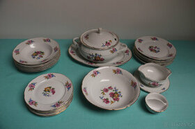 JÍDELNÍ PORCELÁNOVÝ SERVIS - 1
