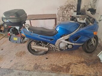 Prodám díly z Kawasaki ZX 600 DE r.v. 1992
