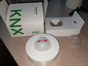 8x Schneider KNX detektor přítomnosti do chodeb MTN6355-0019