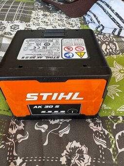 Stihl AKU baterie AK - 10 - 20 - 30 S - KOUPÍM