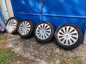 Originál Škoda Octavia lll,IV+poklice a zánovní pneu Dunlop