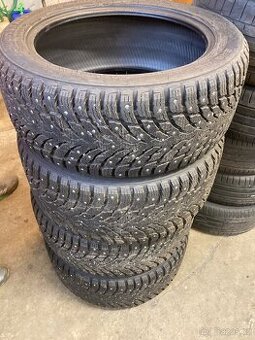 Pneu s hroty Nokian