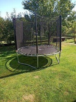 Trampolína