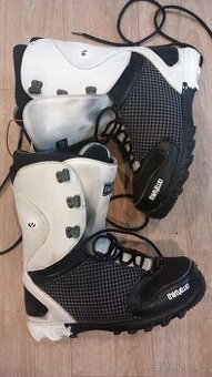 Boty na snowboard 46