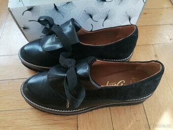 Dámské kožené černé polobotky Beuty London - Spartoo