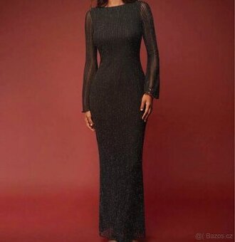 Elegantní dlouhé černé šaty v přiléhavém střihu.😍