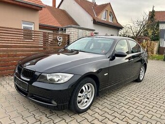 Bmw e90 325i 160kw SEDAN / MANUÁL / DIGIKLIMA