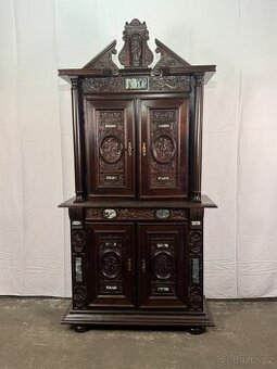 Portugalský příborník / vitrína (135025)