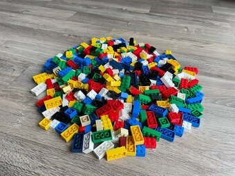 Lego základní kostky
