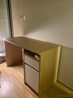 Psací stůl BILLUND (jysk)