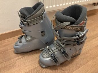 Dívčí/dámské sjezdové boty Nordica Easy Move 40 vel.240/245