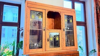 Horní část kredence - příborníku