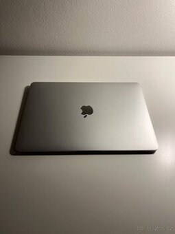 MacBook Air 13" Retina 2018 - i5, 8 GB RAM, 121 GB SSD