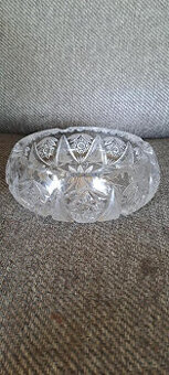 Broušený popelník Nová cena 250,- Kč