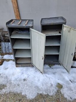 Plechová dílenská skříňka