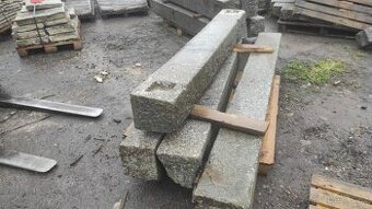 Staré kamenné překlady, sloupky, futra, ostění, 8 ks