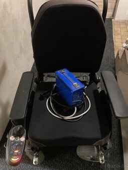 Elektrický invalidní vozík pride