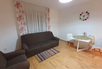 Světlý a útulný 2+kk na Žižkově, 41 m², Praha 3