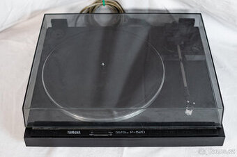 gramofon Yamaha P 520