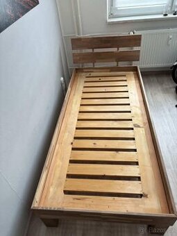 Jednolůžková dubová postel