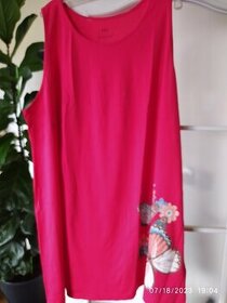 Krásné červené letní šaty s dekorací, velké - cca  v. 54/56