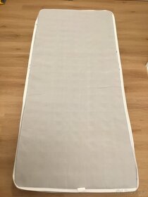 Starsi IKEA postel z masivu (90x200)