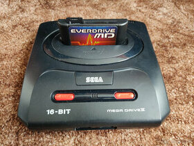 Sega Mega Drive + Everdrive + 13 originálních her + ovladače