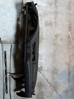 Palubní deska BMW E34