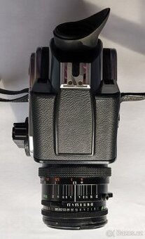 Středoformátový fotoaparát 6x6 HASSELBLAD a objektivy