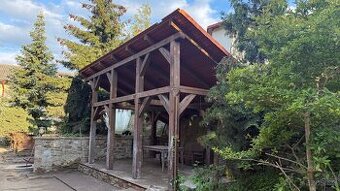 Dřevěná pergola se střechou z tašek - 1