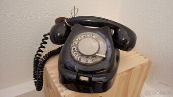 Starý telefon