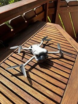 DJI mini 4 PRO Combo dron