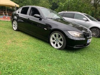 BMW E90 330i