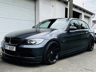 BMW e90 320i