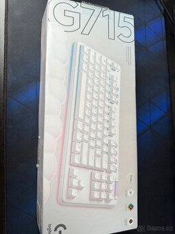 herní klávesnici Logitech G715