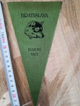 Trampská vlaječka " Bojoví vlci-Bratislava"
