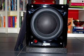 Subwoofer Velodyne DD10, klavírní lak černý