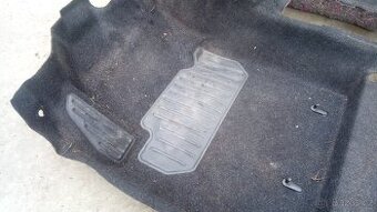 Toyota Yaris 99-2005 - podlaha.